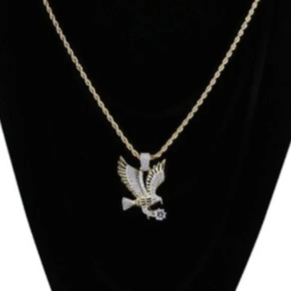 Gorgeous Gold-Plated Cubic Zirconia Flying Eagle Pendant - Picture 5 of 7